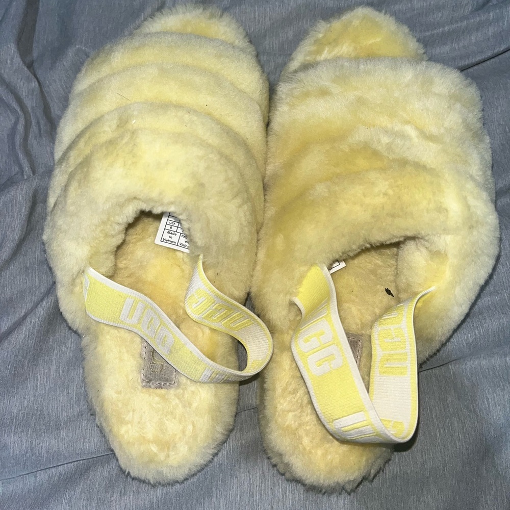 Ugg fluff yeah slides